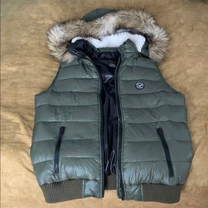 American Eagle Puffer Vest